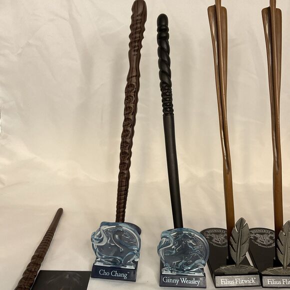 7 HARRY POTTER MYSTERY WANDS PATRONUS PROFESSOR SERIES WIZARDING WORLD - Picture 3 of 8